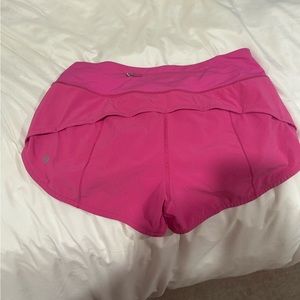Lined high rise speed up pink Lulu shorts size 6 2.5 inch